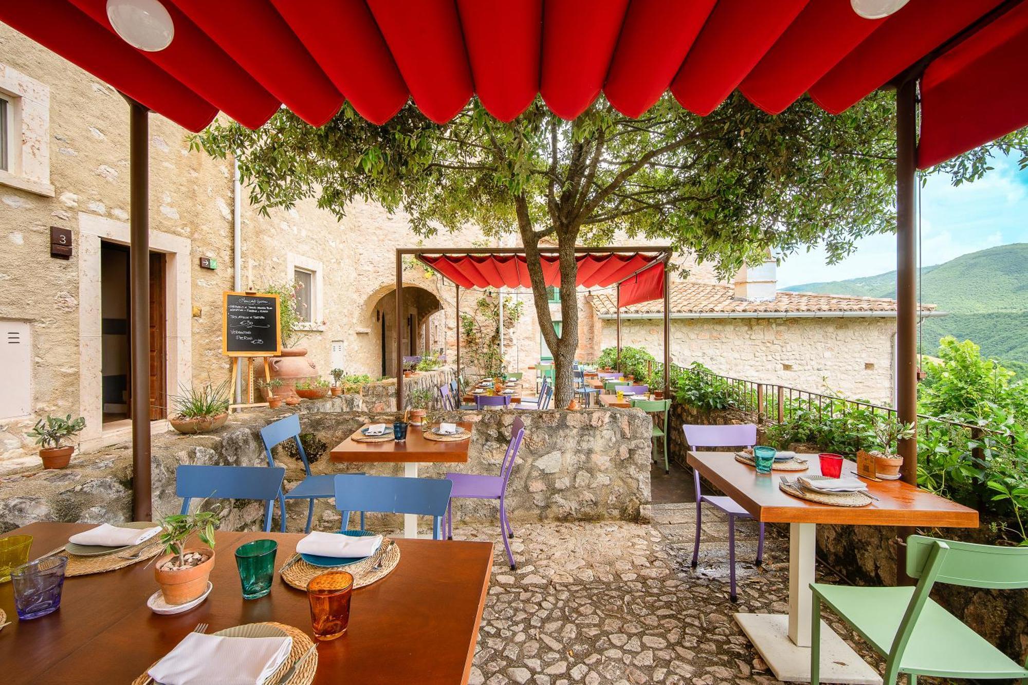 Castello Di Postignano Relais Hotel Sellano Екстериор снимка
